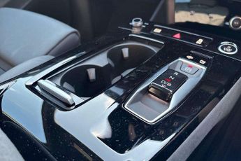 Audi Q6 Black Edition