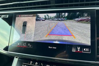 Audi Q7 SQ7 Black Edition