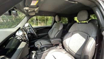 MINI Hatchback Cooper S Level 2