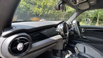 MINI Hatchback Cooper S Level 2