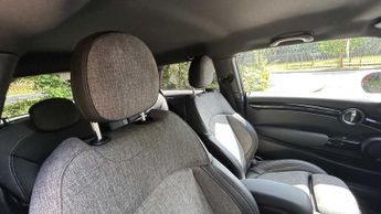 MINI Hatchback Cooper S Level 2