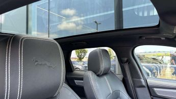 Jaguar F-PACE R-Dynamic SE Black