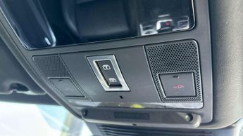 Jaguar F-PACE R-Dynamic SE Black