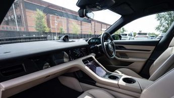 Porsche Taycan 