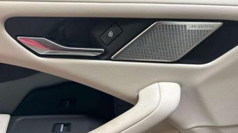 Jaguar I-Pace R-Dynamic SE Black