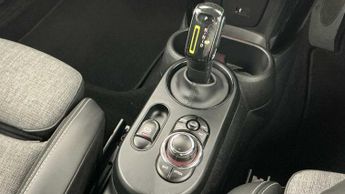 MINI Hatchback Cooper S Level 2