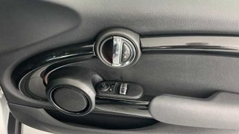 MINI Hatchback Cooper S Level 2
