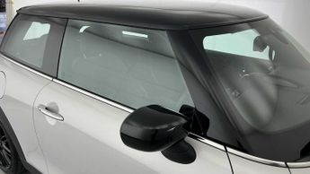 MINI Hatchback Cooper S Level 2