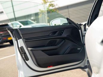 Porsche Taycan 
