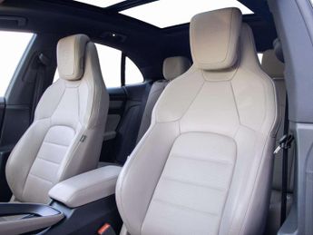 Porsche Macan Electric Estate 