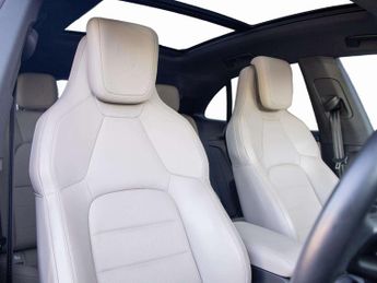 Porsche Macan Electric Estate 