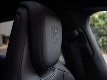 Porsche Taycan 