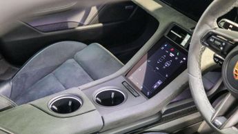 Porsche Taycan 