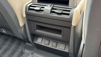 Land Rover Defender XS Edition