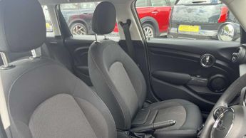 MINI Hatchback Cooper