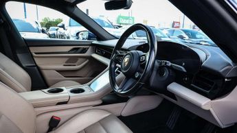 Porsche Taycan 