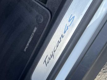 Porsche Taycan 4S
