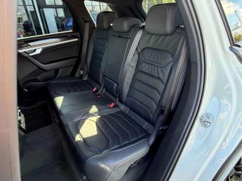 Volkswagen Touareg Black Edition