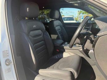 Volkswagen Touareg Black Edition