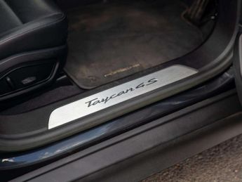 Porsche Taycan 