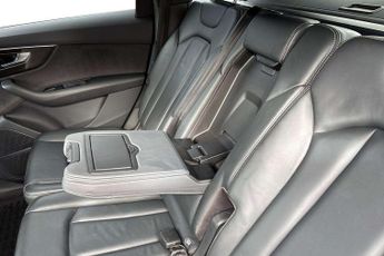 Audi Q7 Black Edition