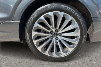 Audi Q8 S Line