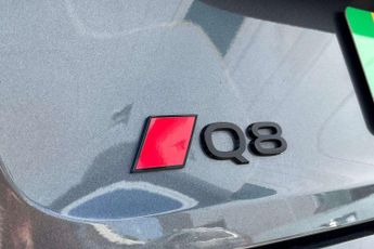 Audi Q8 S Line