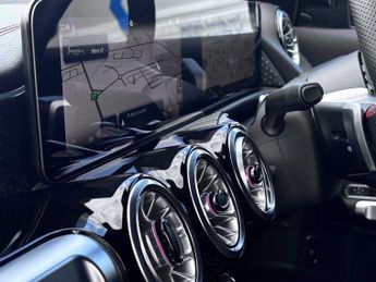 Mercedes-Benz EQB Urban Edition