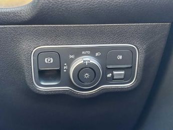 Mercedes-Benz EQB AMG Line Premium
