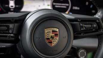 Porsche Taycan 