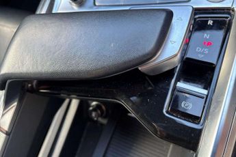 Audi E-Tron Black Edition