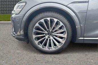Audi Q8 S Line