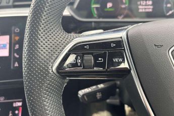 Audi Q8 S Line