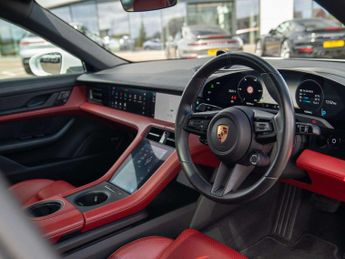 Porsche Taycan 