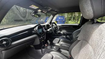 MINI Hatchback Cooper S Level 2