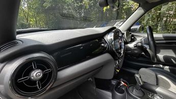 MINI Hatchback Cooper S Level 2