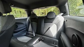 MINI Hatchback Cooper S Level 2