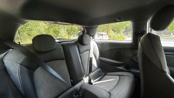 MINI Hatchback Cooper S Level 2