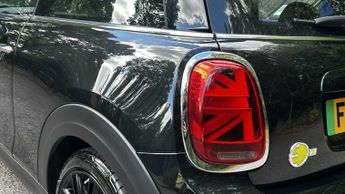 MINI Hatchback Cooper S Level 2