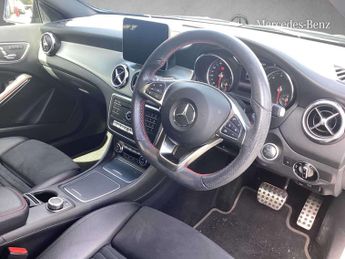 Mercedes-Benz GLA AMG Line