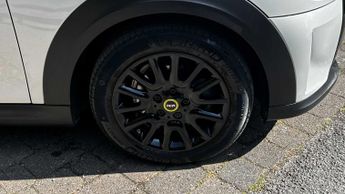 MINI Hatchback Cooper S Level 1