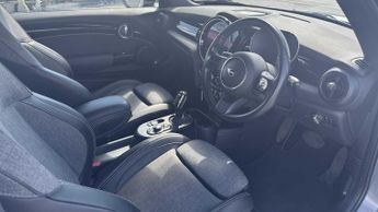 MINI Hatchback Cooper S Level 2