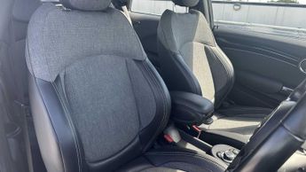 MINI Hatchback Cooper S Level 2