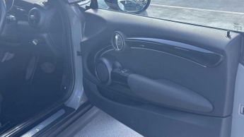 MINI Hatchback Cooper S Level 2