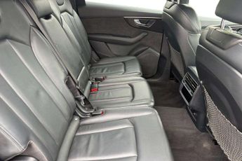 Audi Q7 Black Edition