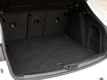 Porsche Macan Models 
