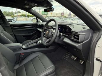 Porsche Macan Electric Estate 