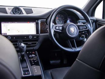 Porsche Macan Estate 
