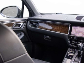 Porsche Macan Estate 
