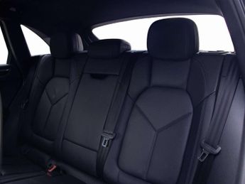 Porsche Macan Estate 